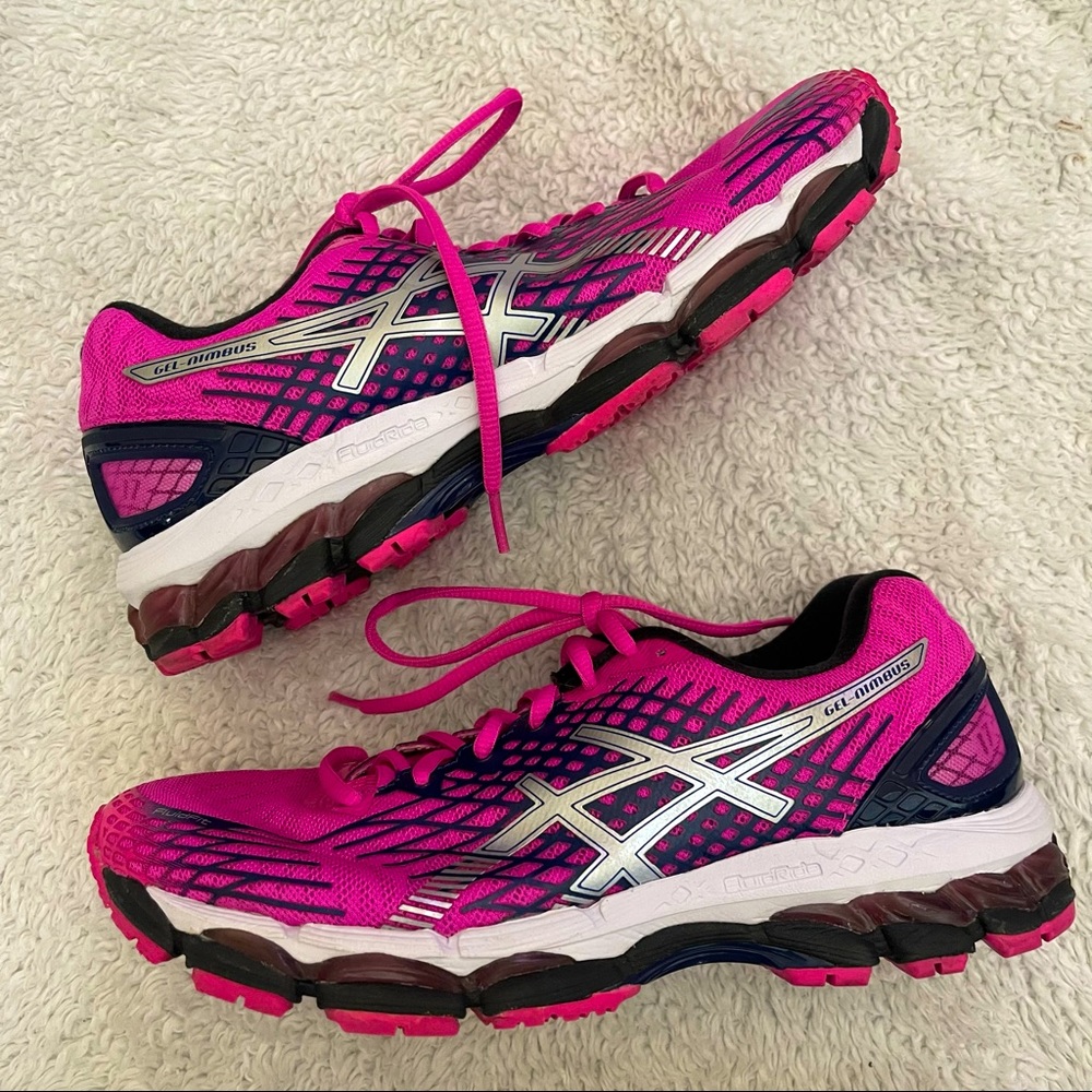 Hot pink Asics Gel Nimbus 17 size 9